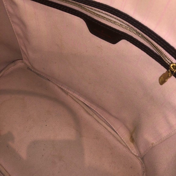 Louis Vuitton Neverfull MM - Picture 7 of 15